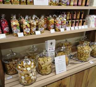 Auslage im Les Calissons du Roy René