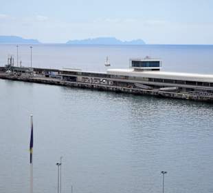 Blick auf das Kreuzfahrt-Terminal