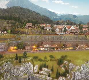 Bergbahn mit Bergdorf