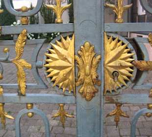 Tor zum Hof des ehemaligen Palais