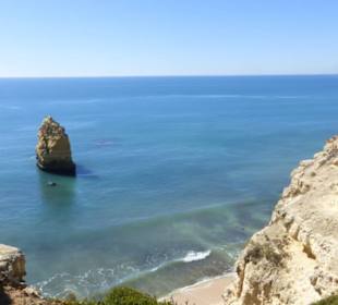 Steilküste bei der Praia de Marinha