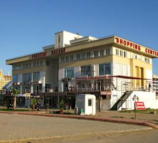 Prestige Bazaar nahe dem Baia Lara