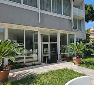 Eingang zur Bar
