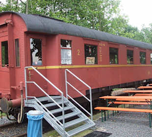 "Oldiewaggon" als Raststätte am Kegelspielradweg