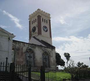 Kirche wird wieder aufgebaut/St. Georges