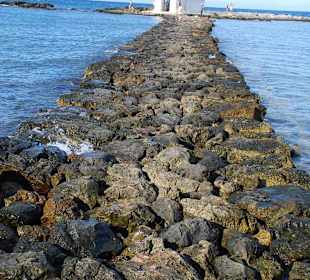 Kapelle über die Mole zu erreichen
