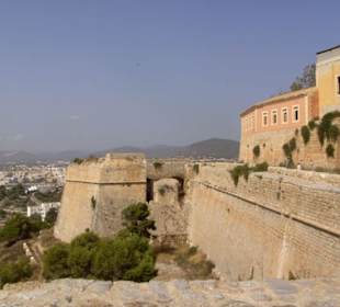 Auf dem Plateau, neben der Kathedrale