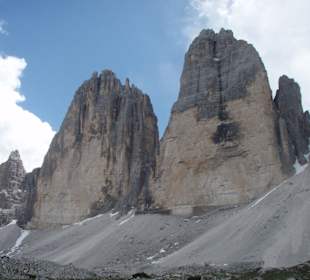Drei Zinnen auf dem Weg zu der langen Alm