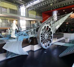 Der gewaltige Tiefpflug "Mammut"