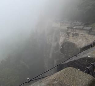 Entlang der Festungsmauer