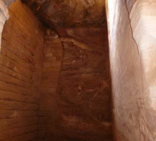In Petra in den Höhlen