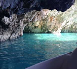 Bootsfahrt zu Grotten auf Marathonisi