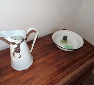 In den Räumen einer armen Landfrau