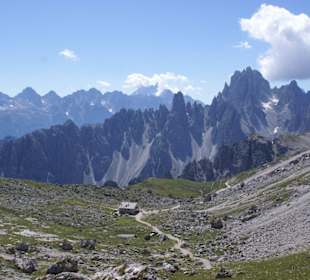 Weg zur Drei Zinnen Hütte