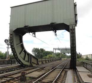 Die Rollklappbrücke in geschlossenem Zustand