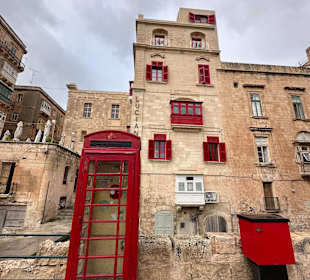 Schöne Haus mit "ROT" DoubleTree by Hilton Malta