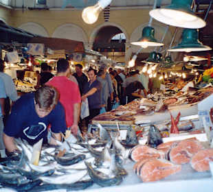 Athen, Central Market. Fisch & Fleisch und interessant