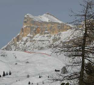 Skigebiet Badia mit Blick auf Heiligkreuz