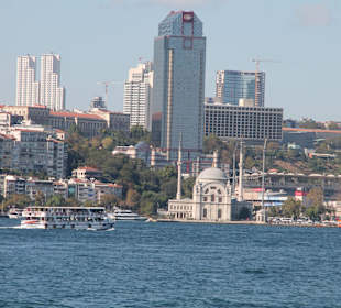 Vom Bosporus Blick auf Istanbul