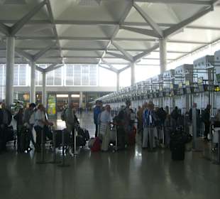 Abflughalle Check in