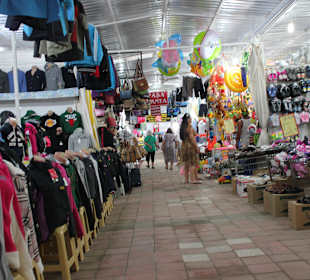 Basar 15 Min Fußweg vom Haupteingang des Hotels