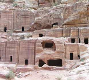 Case scavate nella roccia