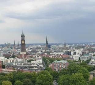 Ausblick vom Penthouse Elb-Panorama, 20.Stock