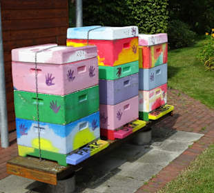 Bienenstöcke im Park der Gärten