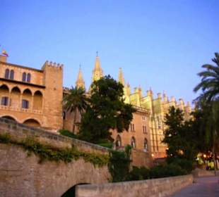 An der Kathedrale entlang