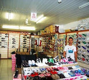 Schuhladen mit dem Besitzer