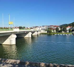Der Neckar mit Blick auf die Stadt