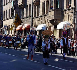 Hilpoltsteiner Burgfesttrommler Fahnenschwinger