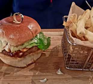 Classic Burger mit Fritten