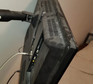 Der wunderbare Staub auf dem Fernseher welcher schon Ewigkeiten nicht mehr sauber gemacht wurde FMM Hostel