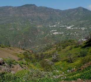 Weiter Blick in die Berge