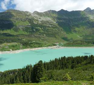 Kopssee mit Alpengasthof im Hintergrund