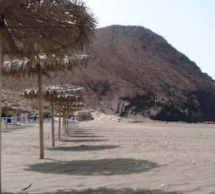 Strand beim Berg Montana Roja