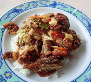 Knusprige Entenbrust mit Soße nach Bai-Bon-Art, 