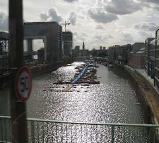 Großbaustelle am Rhein