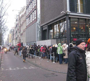Warteschlange vor Anne Frank Museum