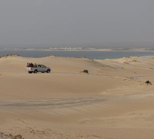 Jeeps in den Dünen: Hintergrund: Riu Karamboa