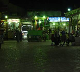 Assuan Basar am Abend
