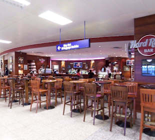 Barbereich im Malta International Airport