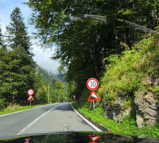 Gefälle 30% mit zwei Kurven