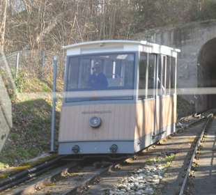 Fahrt mit der Merkurbergbahn hoch zum Merkurberg