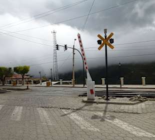 Mitten durch die Kleinstadt