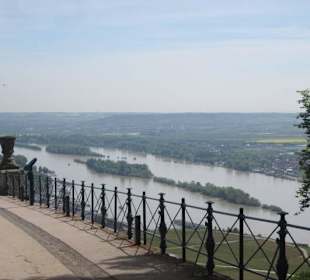 Am Niederwalddenkmal