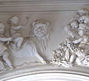 Detail Stuckdekor im Weißen Saal