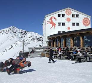 Diavolezza, Szene vor dem Gipfelrestaurant