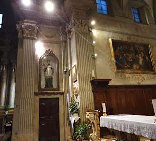 Vor dem Altar
